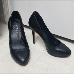 BCBG Black Leather classic pumps high heels round
